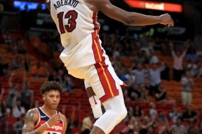 星空体育-蒂姆重返赛场，战术调整首场状态出色，热火观众沸腾！上演精彩一战的简单介绍