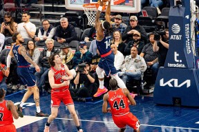 XINGKONG-洛杉矶快船发布备战花絮，训练课后造点机会，社区盾任务艰巨，医务组通报恢复的简单介绍